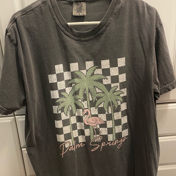 Women’s Charcoal Green White and Pink Graphic Checkered Trendy Tee Size L - Picture 1 of 1